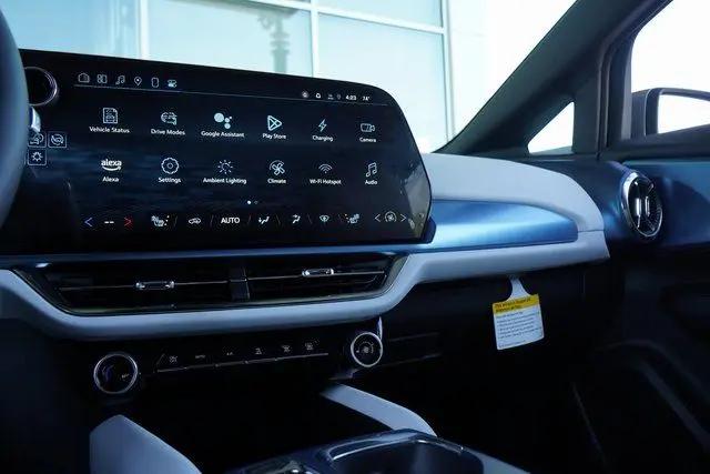 2025 Chevrolet Equinox LT 2