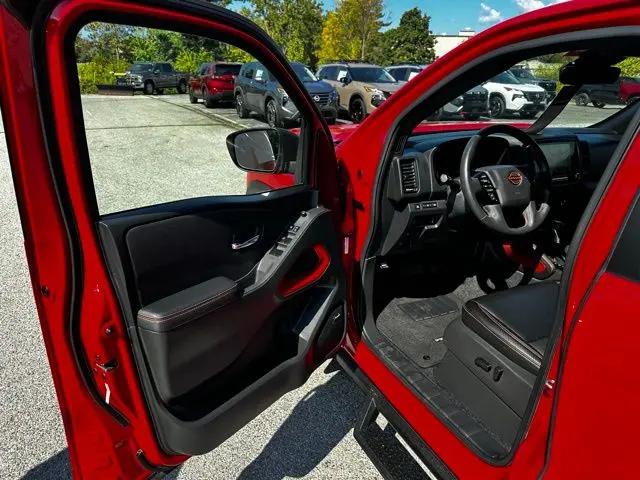 2023 Nissan Frontier Crew Cab PRO-X 4x2