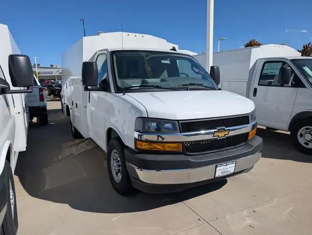2025 Chevrolet Express Cutaway Work Van