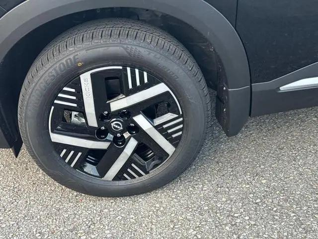 2025 Nissan Kicks SV FWD