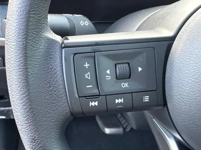 2025 Nissan Kicks SV FWD
