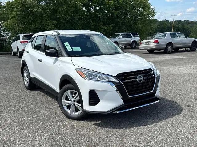 2025 Nissan Kicks S