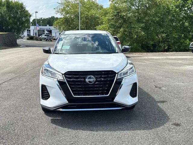 2025 Nissan Kicks S