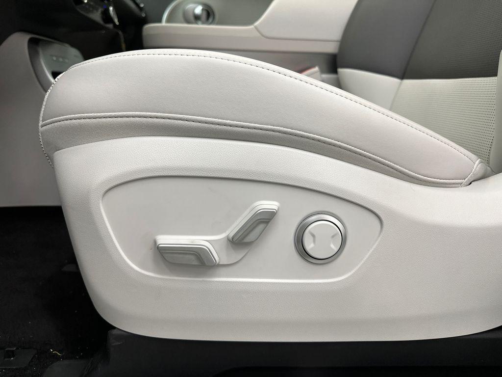 2026 Hyundai IONIQ 9 SEL - Photo 10