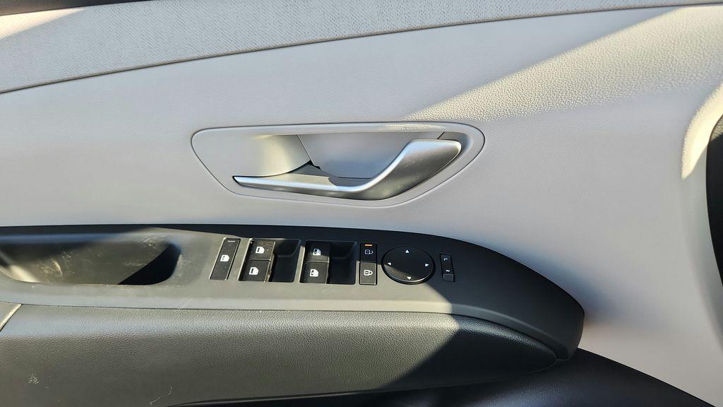 2025 Hyundai Tucson SEL Convenience - Photo 19