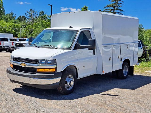 2025 Chevrolet Express Cutaway Work Van