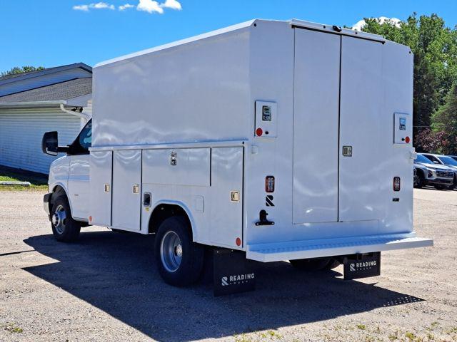 2025 Chevrolet Express Cutaway Work Van