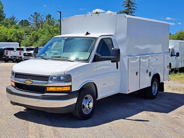 2025 Chevrolet Express Cutaway Work Van