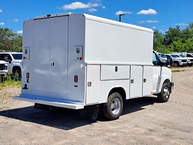 2025 Chevrolet Express Cutaway Work Van