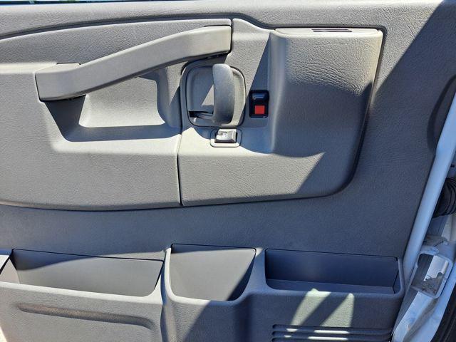 2025 Chevrolet Express Cutaway Work Van