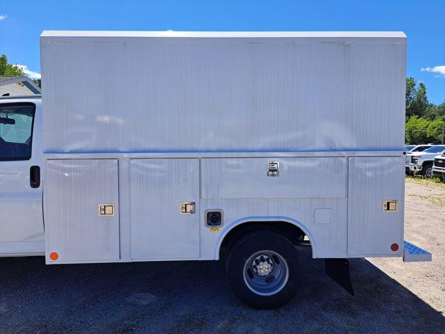 2025 Chevrolet Express Cutaway Work Van