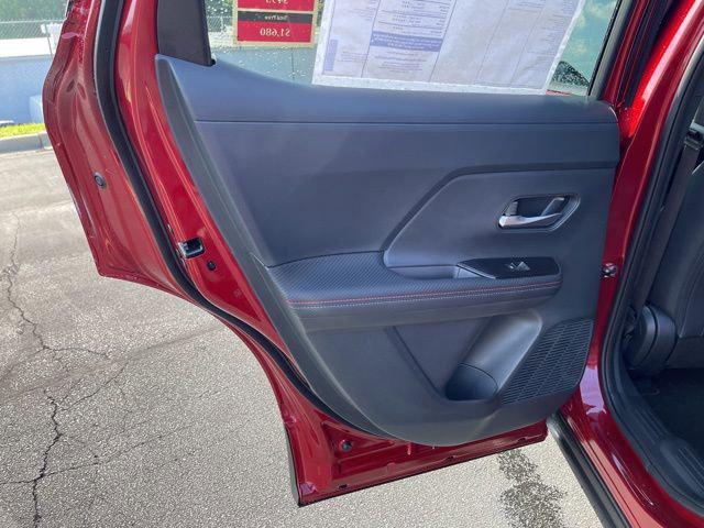2025 Nissan Kicks SR FWD