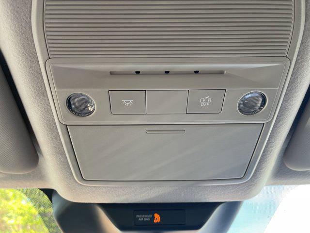 2025 Nissan Kicks SR FWD