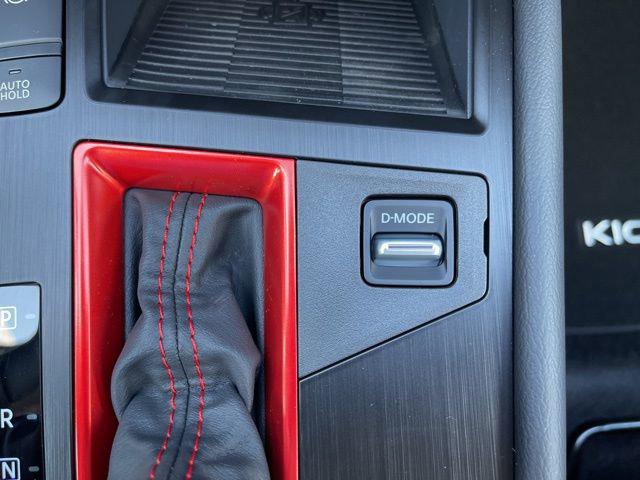 2025 Nissan Kicks SR FWD