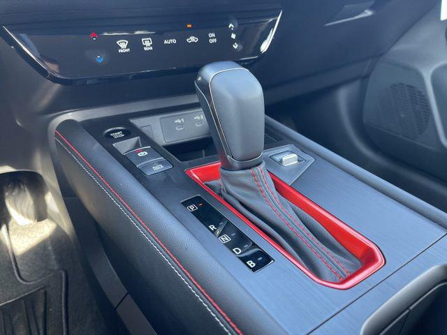 2025 Nissan Kicks SR FWD