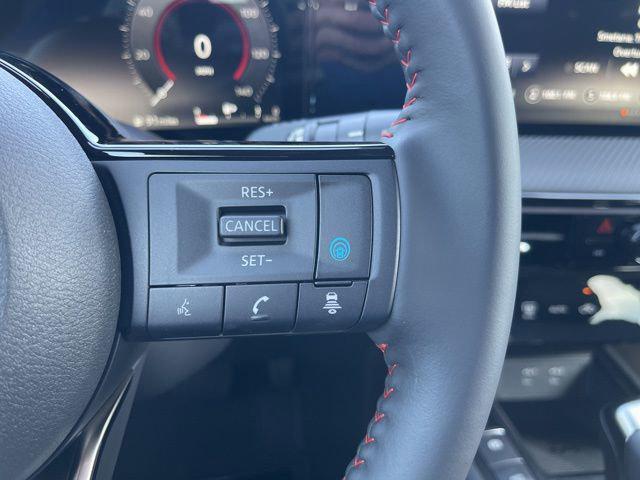2025 Nissan Kicks SR FWD