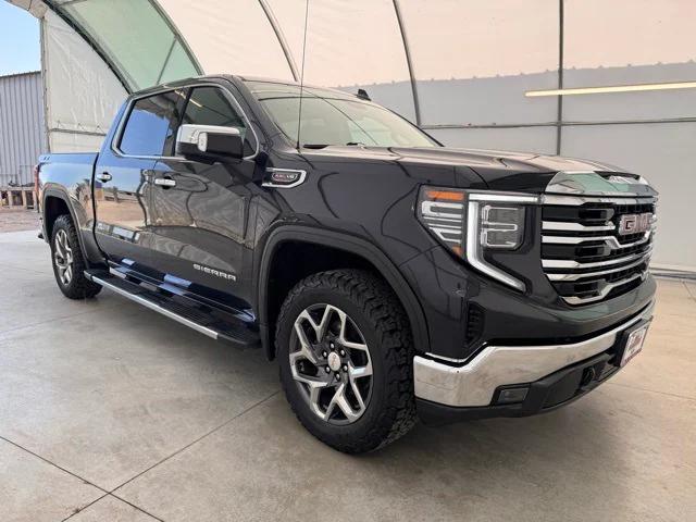 2022 GMC Sierra 1500 4WD Crew Cab Short Box SLT