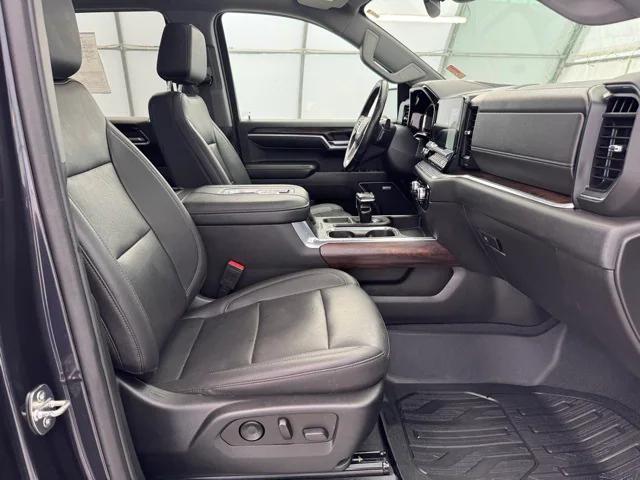 2022 GMC Sierra 1500 4WD Crew Cab Short Box SLT