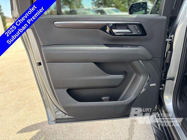 2025 Chevrolet Suburban 4WD Premier