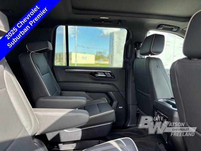 2025 Chevrolet Suburban 4WD Premier