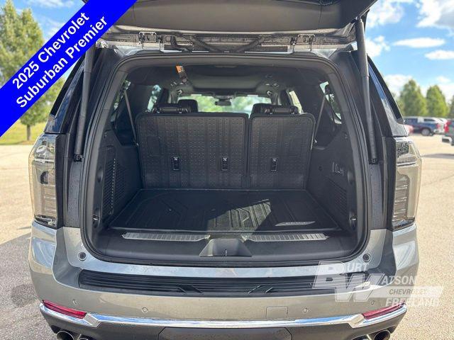 2025 Chevrolet Suburban 4WD Premier