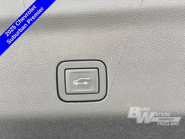 2025 Chevrolet Suburban 4WD Premier