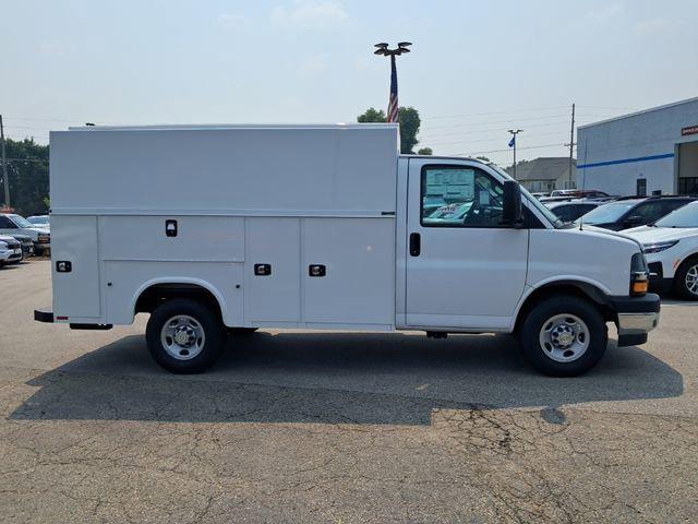2025 Chevrolet Express Cutaway Work Van