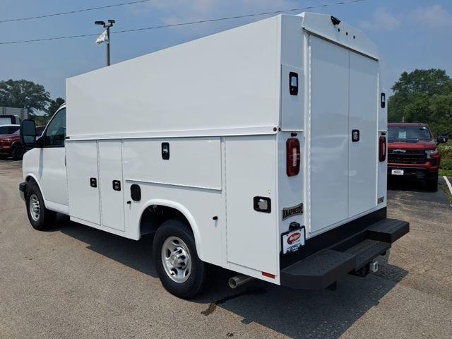 2025 Chevrolet Express Cutaway Work Van