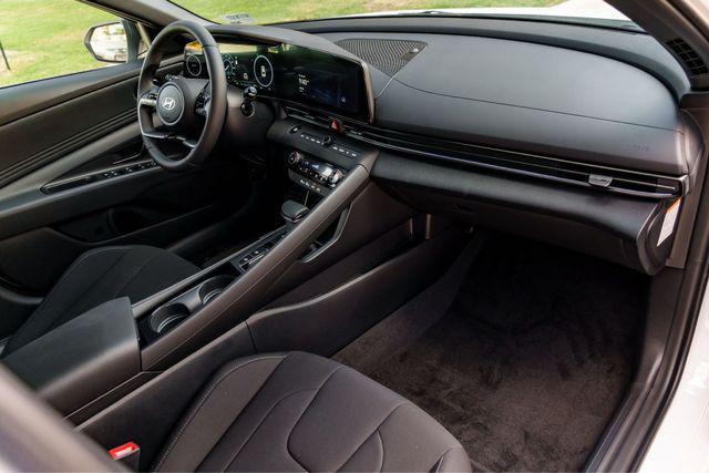 2025 Hyundai Elantra Hybrid SEL Sport