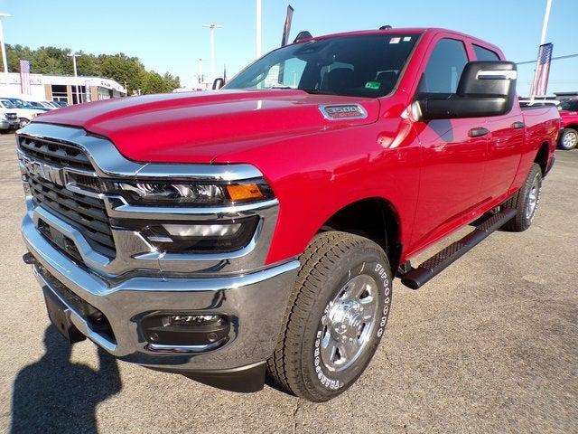 2026 RAM Ram 3500 RAM 3500 TRADESMAN CREW CAB 4X4 64 BOX