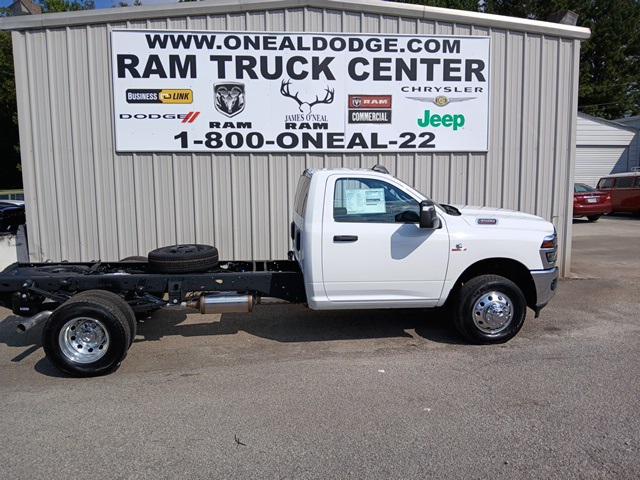 2026 RAM Ram 3500 Chassis Cab RAM 3500 TRADESMAN CHASSIS REGULAR CAB 4X4 84 CA 2026 RAM Ram 3500 Chassis Cab RAM 3500 TRADESMAN CHASSIS REGULAR CAB 4X4 84 CA