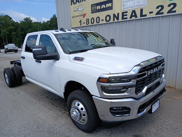 2026 RAM Ram 3500 Chassis Cab RAM 3500 TRADESMAN CREW CAB CHASSIS 4X4 60 CA 2026 RAM Ram 3500 Chassis Cab RAM 3500 TRADESMAN CREW CAB CHASSIS 4X4 60 CA