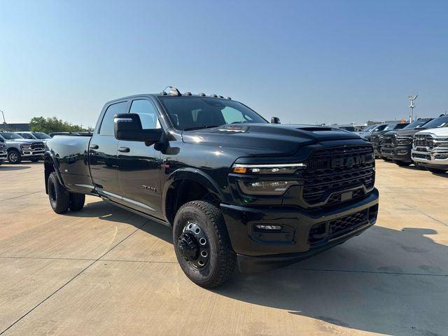 2026 RAM Ram 3500 RAM 3500 LIMITED CREW CAB 4X4 8 BOX