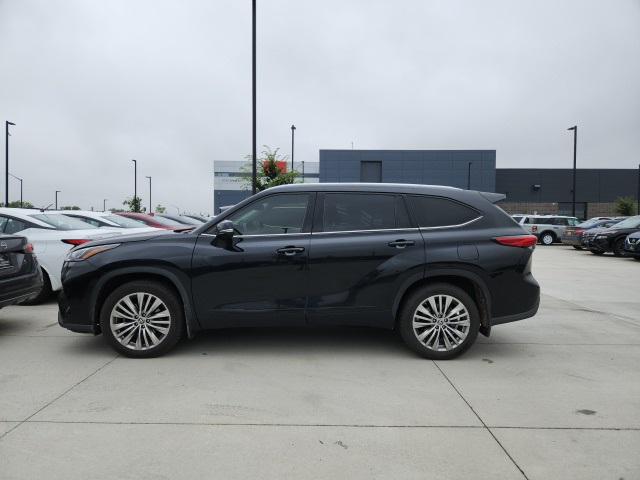2022 Toyota Highlander Platinum