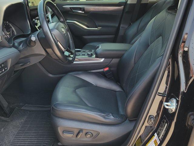 2022 Toyota Highlander Platinum
