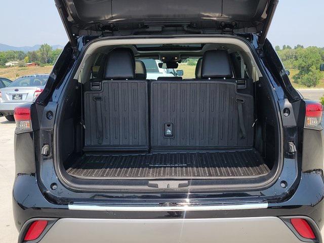 2022 Toyota Highlander Platinum