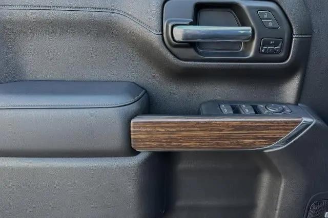2022 Chevrolet Silverado 1500 4WD Crew Cab Short Bed High Country