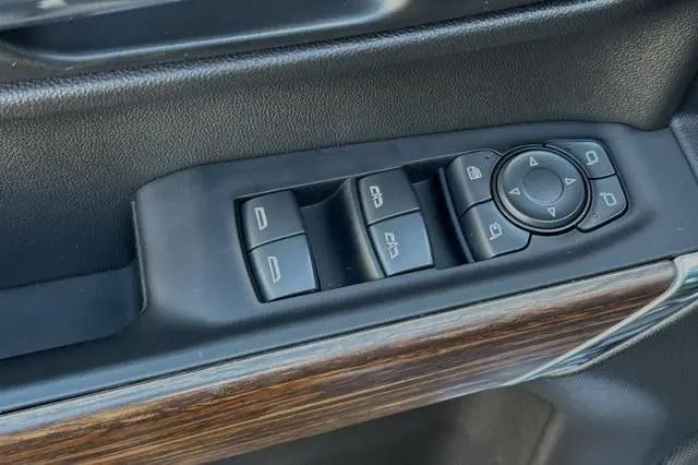 2022 Chevrolet Silverado 1500 4WD Crew Cab Short Bed High Country
