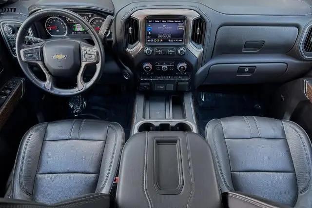 2022 Chevrolet Silverado 1500 4WD Crew Cab Short Bed High Country