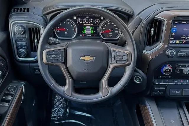 2022 Chevrolet Silverado 1500 4WD Crew Cab Short Bed High Country