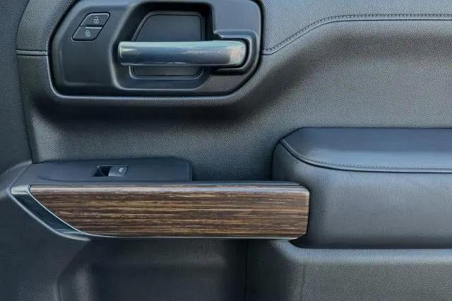 2022 Chevrolet Silverado 1500 4WD Crew Cab Short Bed High Country