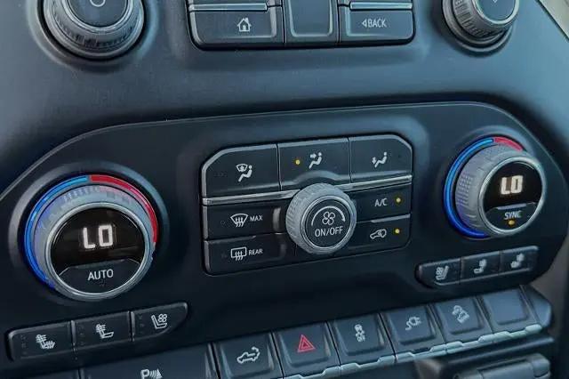 2022 Chevrolet Silverado 1500 4WD Crew Cab Short Bed High Country