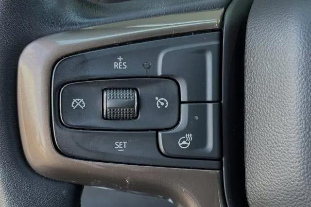 2022 Chevrolet Silverado 1500 4WD Crew Cab Short Bed High Country