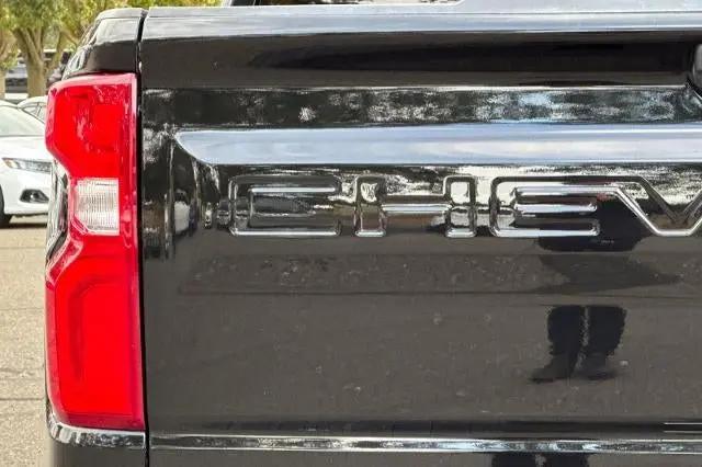 2022 Chevrolet Silverado 1500 4WD Crew Cab Short Bed High Country