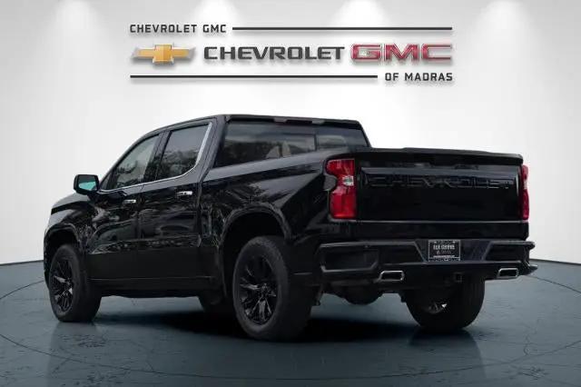 2022 Chevrolet Silverado 1500 4WD Crew Cab Short Bed High Country