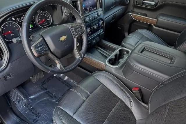 2022 Chevrolet Silverado 1500 4WD Crew Cab Short Bed High Country