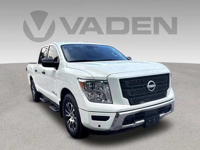 2024 Nissan TITAN Crew Cab SV 4x2