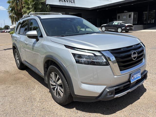 2022 Nissan Pathfinder SL 2WD