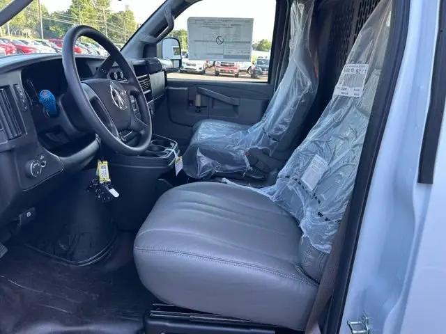 2025 Chevrolet Express Cargo Van RWD 3500 Extended Wheelbase WT