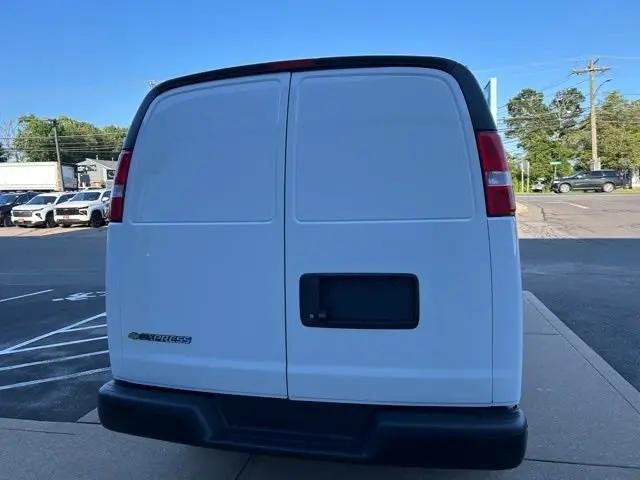 2025 Chevrolet Express Cargo Van RWD 3500 Extended Wheelbase WT